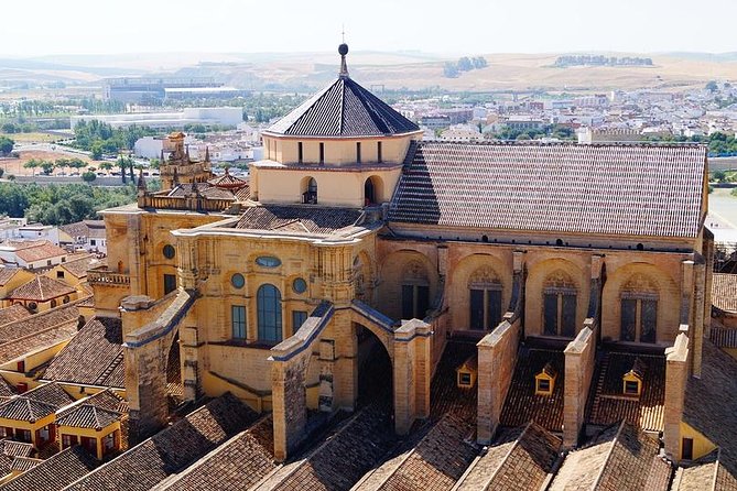 Private 3-hour Walking Tour of Cordoba with official tour guide - La Juderia in 60 Minutes: Seeing the Jewish Quarter With Context