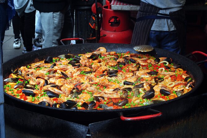 Private Healthy Food Experience and Walking Tour in Cadiz - Castillo de San Sebastián plus the ocean bridge, then La Caleta Beach