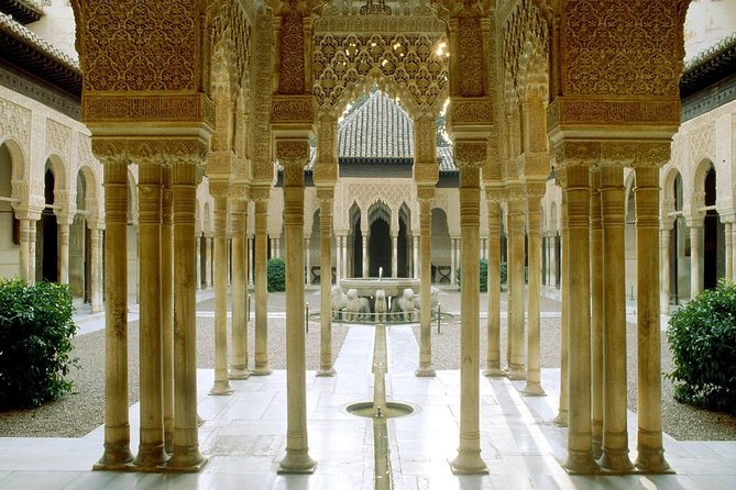 Private official tour guide for visit to Alhambra in Granada from Cordoba Hotel - Price and value: what $706.14 per person is really paying for