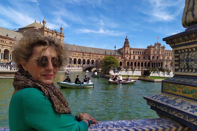 Private Walking Tour Alcazar and Cathedral in Sevilla - Seville’s big three make sense when you walk them in order