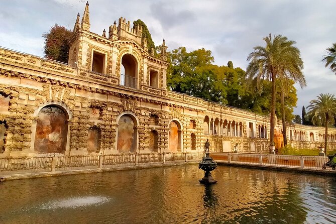 Private Walking Tour Alcazar and Cathedral in Sevilla - Climb the Giralda for real Sevilla views, not just photos
