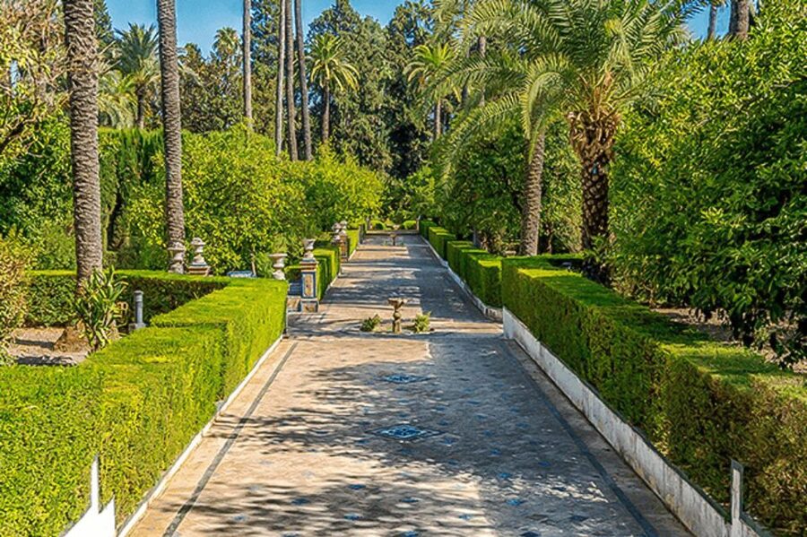 Secrets of Maria Luisa Park and Plaza de Espana - Stop by stop: what to look for at each key moment