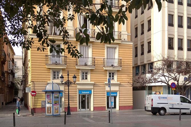 Self Guided Walking Tour of Charming Cadiz - How well this works in real life: heat, pacing, and group flow