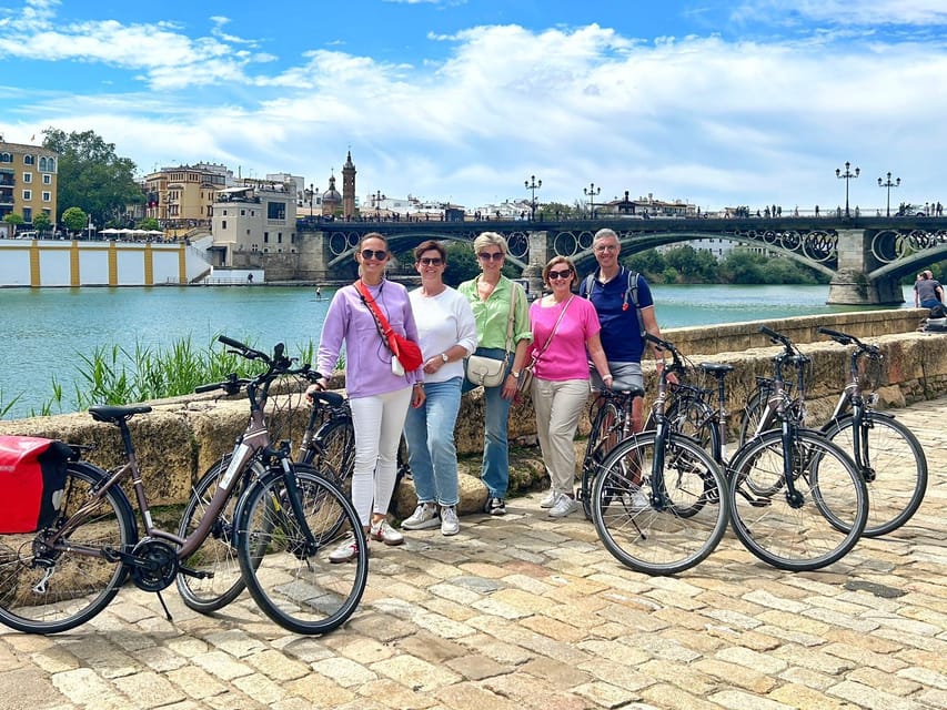 Sevilla: 100% Nederlandstalige Highlights Tour op E-BIKE - La Giralda and the cathedral area, the first big “wow” moment