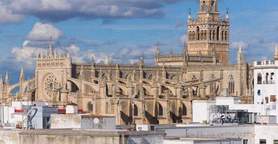 Sevilla: Alcazar and Cathedral Private Tour - Giralda Tower: the Arab minaret legacy in a Christian cathedral setting