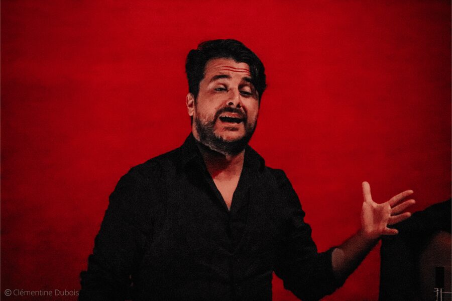 Sevilla: Flamenco Show at Tablao Álvarez Quintero - Guitar solos: fast notes, clear rhythm, and real spotlight time