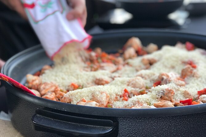 Sevilla: Rooftop Paella Cooking Class & 30-minute expert Q&A - Seville Paella From a Rooftop Viewpoint