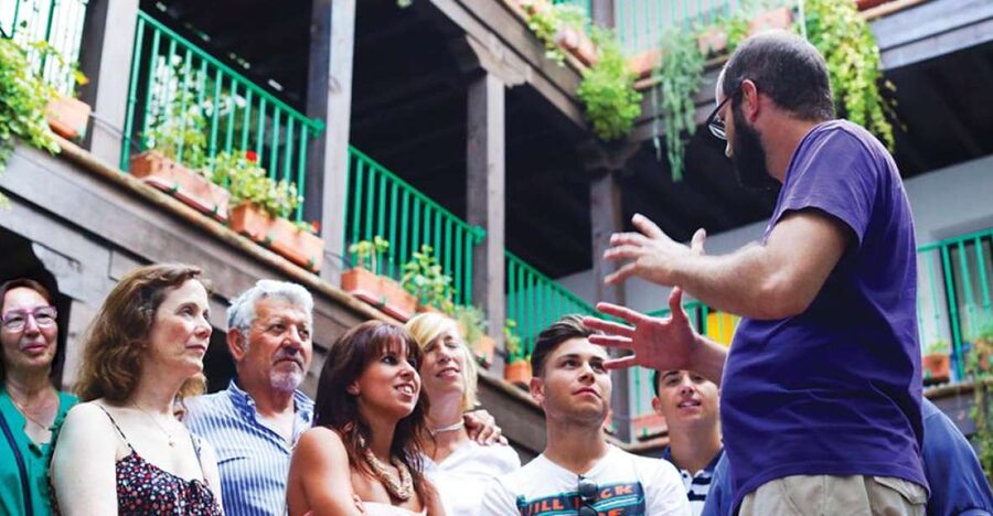 Seville: 1-Hour Walking Tour Barrio de Santa Cruz - Key takeaways before you go