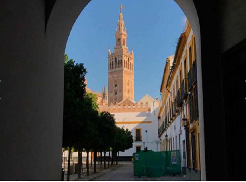 Seville: 1-Hour Walking Tour Barrio de Santa Cruz - Weather, Rain, and Walking Comfort in Santa Cruz