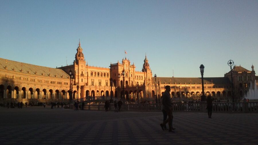 Seville: 2.5-Hour Evening Electric Bike Tour - Small group size, English guide, and why Filippo’s style matters