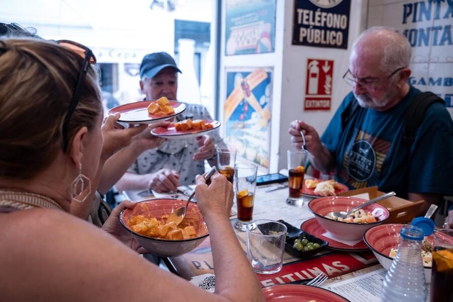 Seville Adventure: Historic Walking Tour & Traditional Tapas - Key points before you go