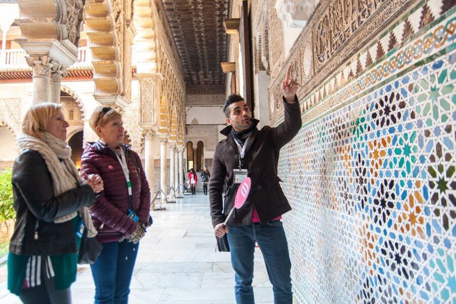 Seville: Alcázar and Cathedral Entry Ticket and Guided Tour - Seville Cathedral: how 900 years show up in one huge footprint