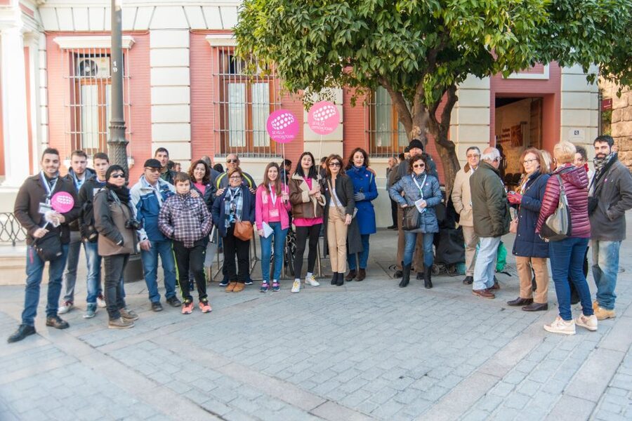 Seville: Alcázar and Cathedral Entry Ticket and Guided Tour - Alcázar Palace: seeing Islamic, royal, and garden power in one route