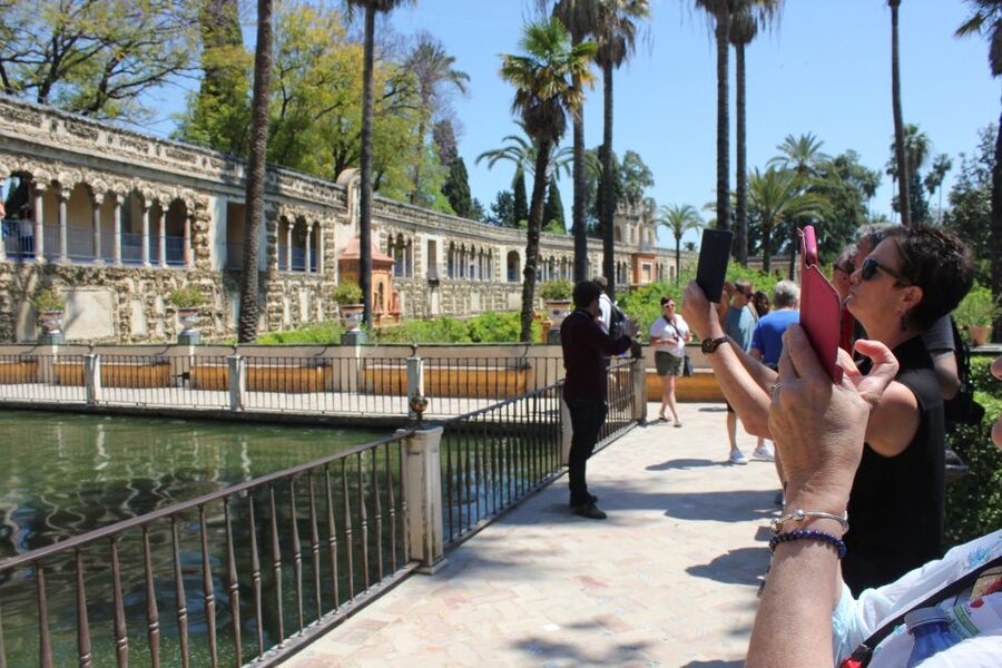 Seville: Alcazar, Cathedral, and Giralda Skip-the-Line Tour - The Royal Alcázar stop: palace grandeur and Game of Thrones Dorne filming