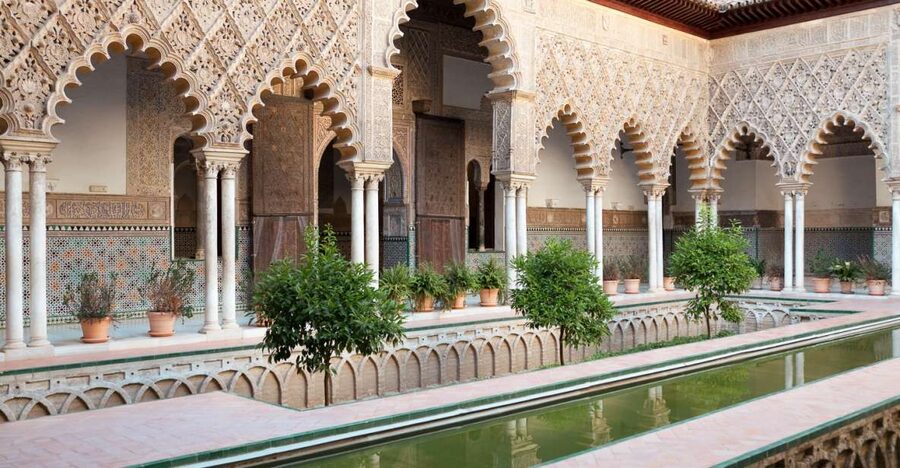 Seville: Alcázar, Cathedral & Giralda Fast Track Guided Tour - Patio de Doncellas and the Courtyard Stops You Actually Remember