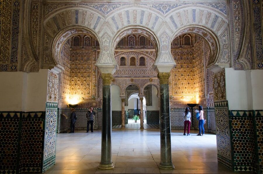 Seville: Alcázar, Cathedral & Giralda Fast Track Guided Tour - Finishing at the Giralda: Climb, Views, and Stair Reality