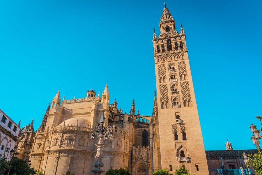 Seville: Alcázar, Cathedral & Giralda Fast Track Guided Tour - Price and Value for an Alcázar, Cathedral, and Giralda Circuit