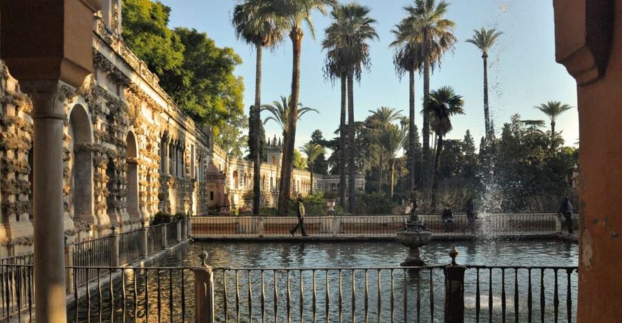 Seville: Alcazar & Cathedral Skip-the-Line Guided Tour - Making the cathedral tour feel manageable instead of overwhelming