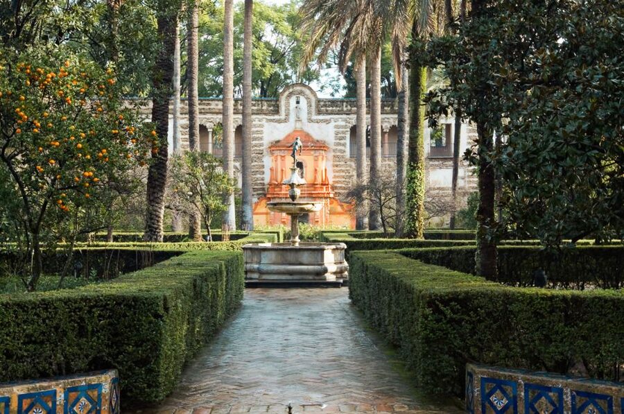 Seville: Alcazar Skip-the-Line Guided Tour with Tickets - Guides and What Makes Them Work: From Maria to Pablo
