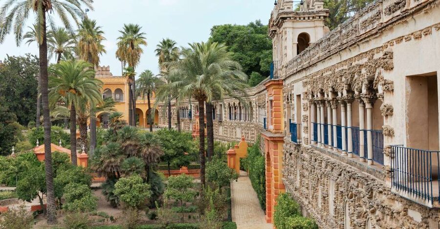 Seville: Alcazar Skip-the-Line Guided Tour with Tickets - The “History in Layers” Tour Moment: 913 to the Fortress Years