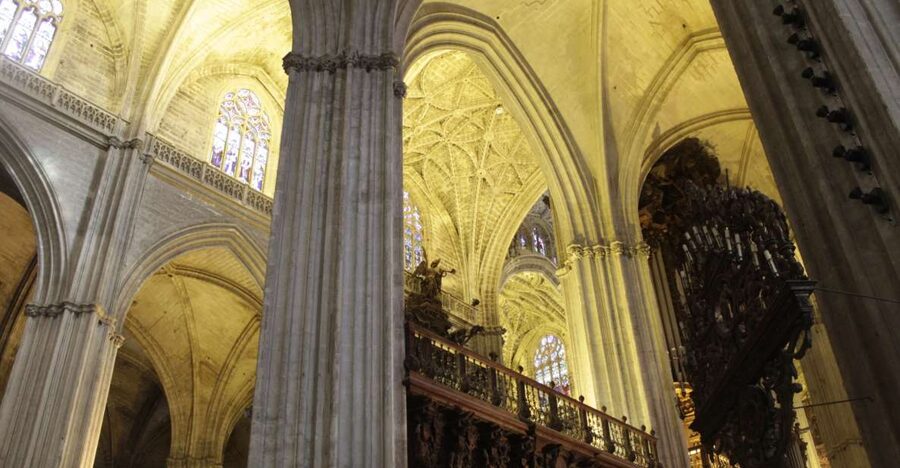Seville: Cathedral 1-Hour Guided Tour - Seville Cathedral and the Giralda, same monument, different meaning