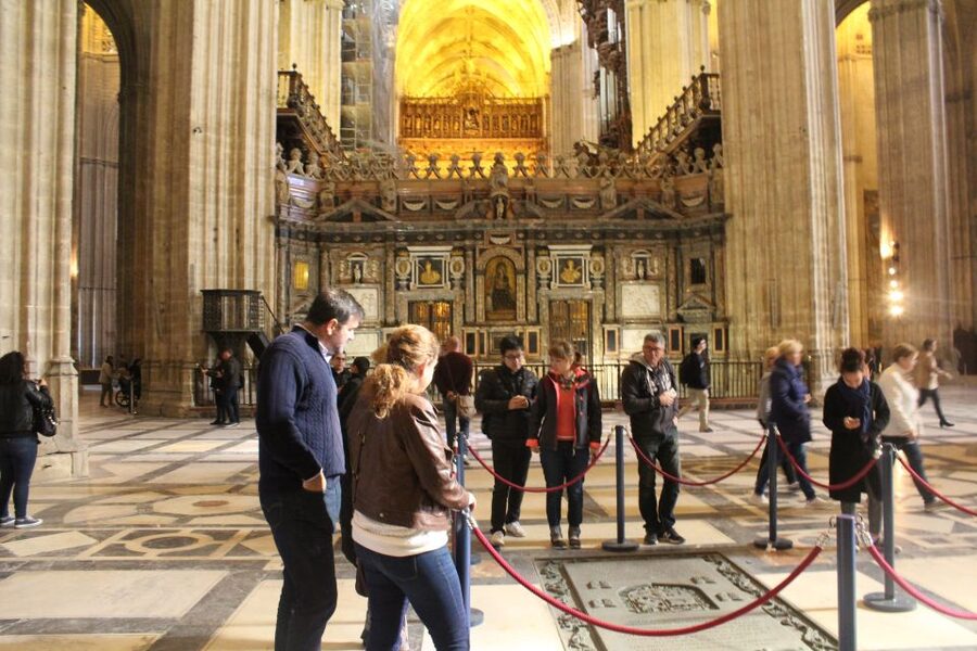 Seville: Cathedral 1-Hour Guided Tour - The tomb of Christopher Columbus, and how to handle the emotions