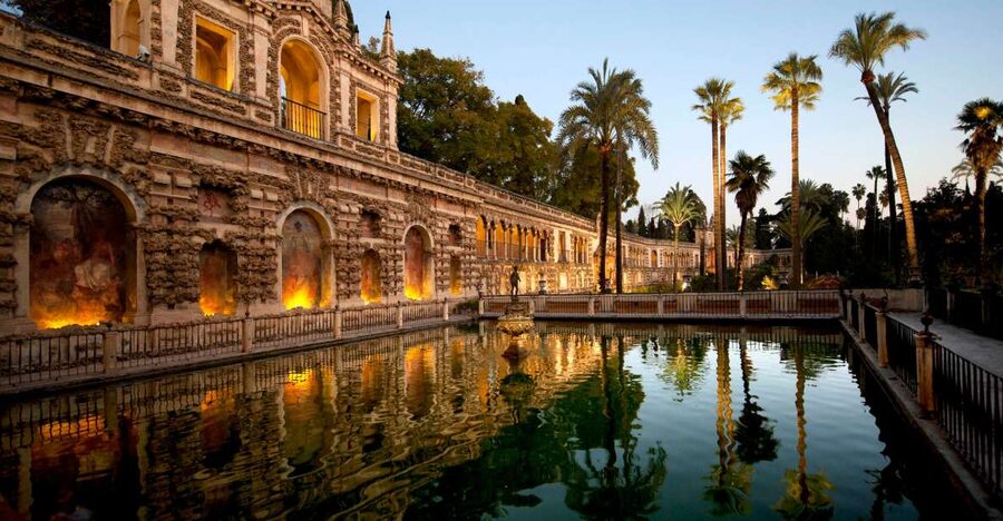 Seville: Cathedral & Alcázar Guided Tour with River Cruise - A 3.5-hour combo that tries to do a lot