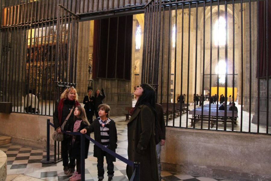 Seville: Cathedral and Giralda Skip-the-line Guided Tour - Quick Takeaways Before You Go