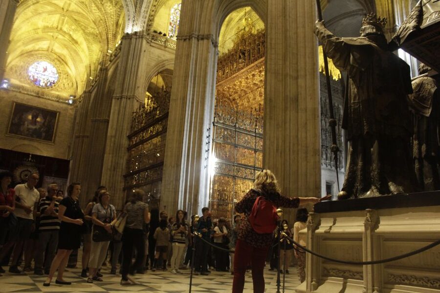 Seville: Cathedral and Giralda Skip-the-line Guided Tour - Skip the Line Into the Cathedral, What That Actually Buys You
