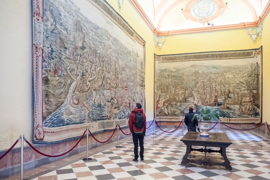 Seville: Cathedral, Giralda & Alcazar Entry With Guided Tour - Morning Check-In and What to Bring Before You Start