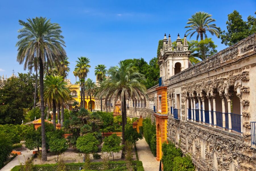 Seville: Cathedral, Giralda, and Alcazar Guided Tour - Timing and the reality of 3.5 hours