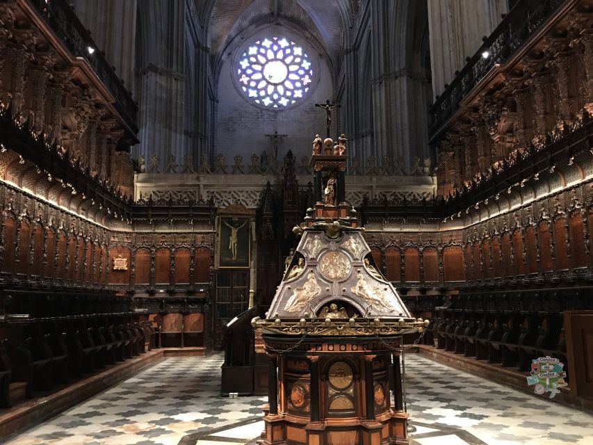 Seville: Cathedral, Giralda, and Royal Alcázar Guided Tour - Patio de Doncellas and the Gardens: How to Enjoy This Without Rushing