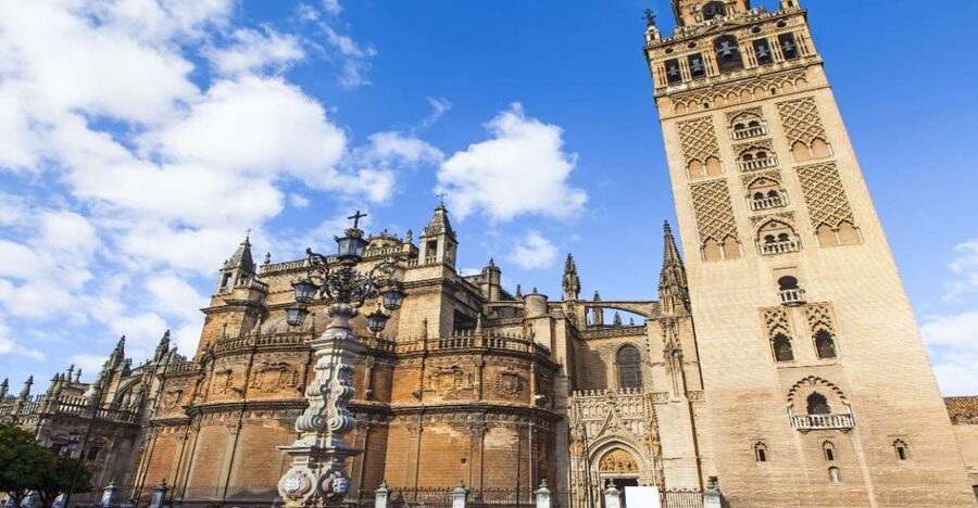 Seville: Cathedral & Giralda Guided Tour with Entry Tickets - Two Seville Icons in 90 Minutes: Cathedral and Giralda, Fast Entry Included