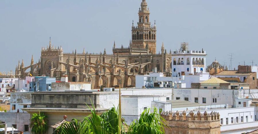 Seville Cathedral & Giralda Private Tour including tickets - Stop 1: Seville Cathedral, Gothic scale and the Columbus tomb