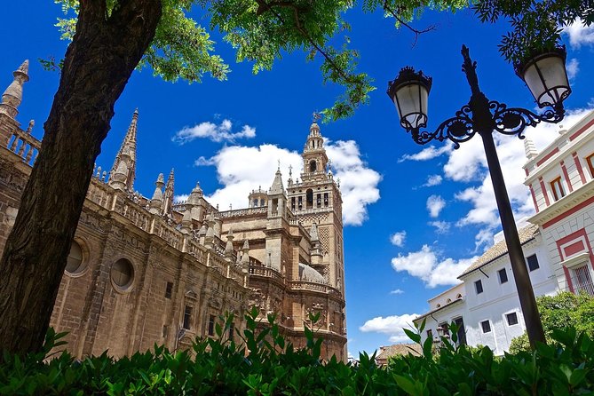 Seville: Cathedral Guided Tour with Priority Access - The Golden Altarpiece and the Art You’ll Actually Spot