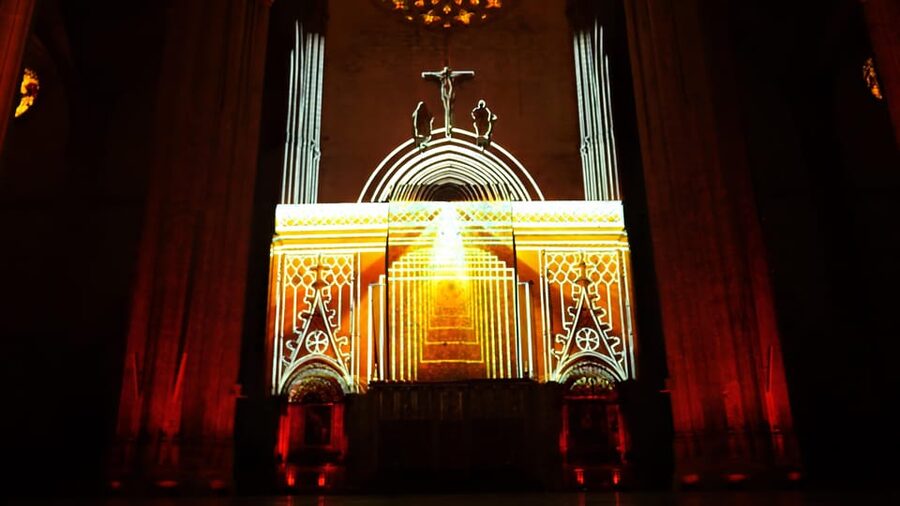 Seville: Cathedral of Seville Guided Night Tour & Light Show - Why Seville Cathedral at Night Feels Different
