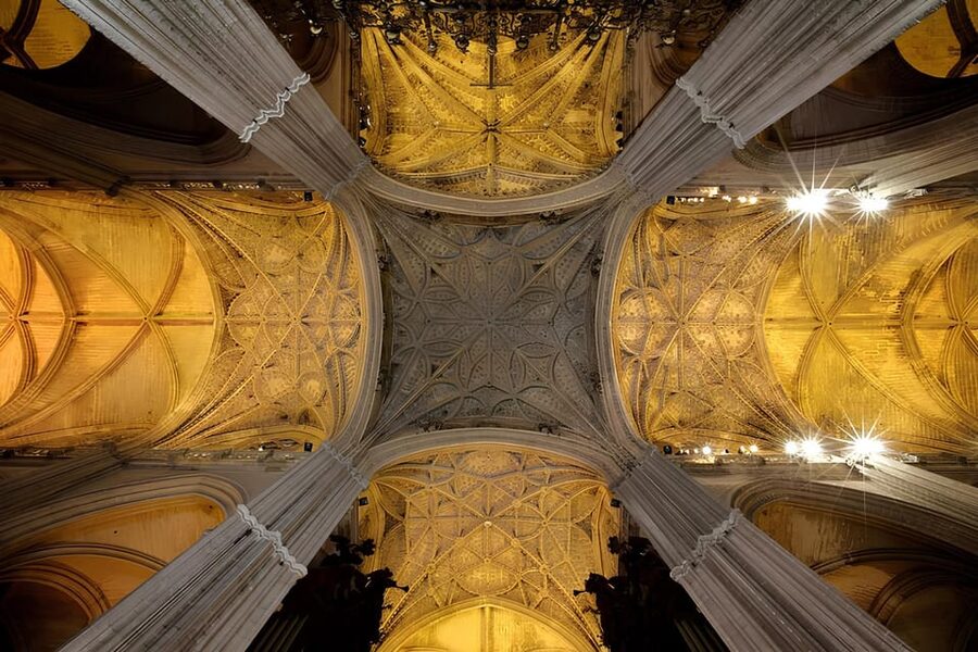 Seville: Cathedral of Seville Guided Night Tour & Light Show - Columbus and Hernando: The Burials That Turn the Visit Serious