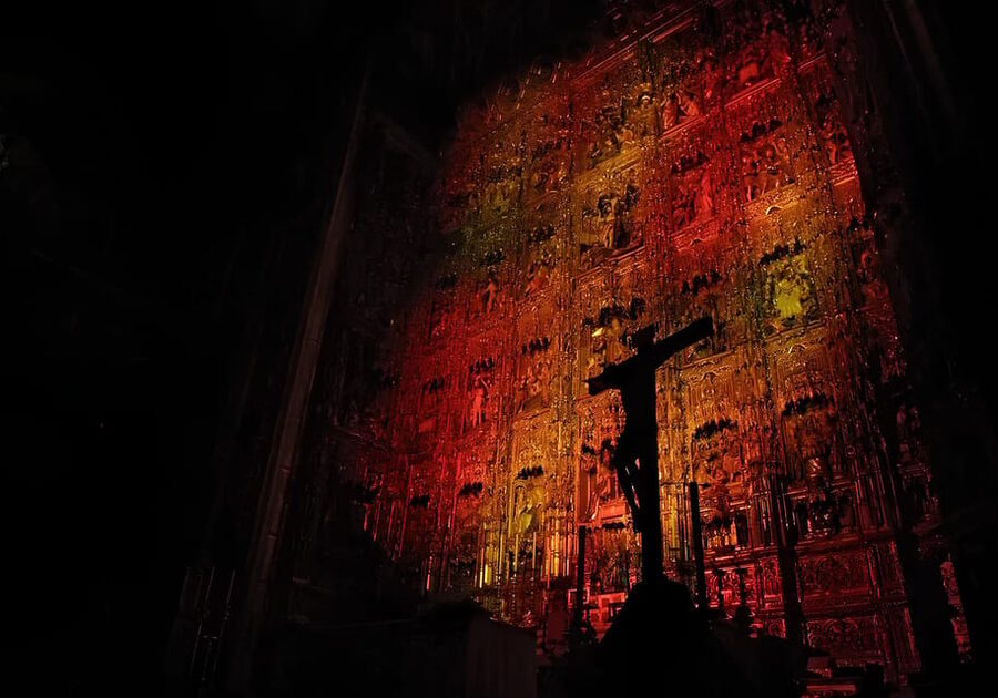 Seville: Cathedral of Seville Guided Night Tour & Light Show - Construction Legends and Architectural Curiosities You Can Actually Use