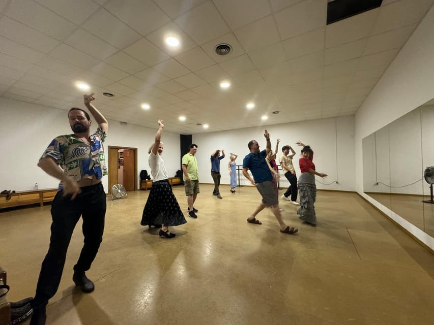 Seville: Enjoy a class of approach to flamenco - The Singing Makes It Click: Understanding the Meaning