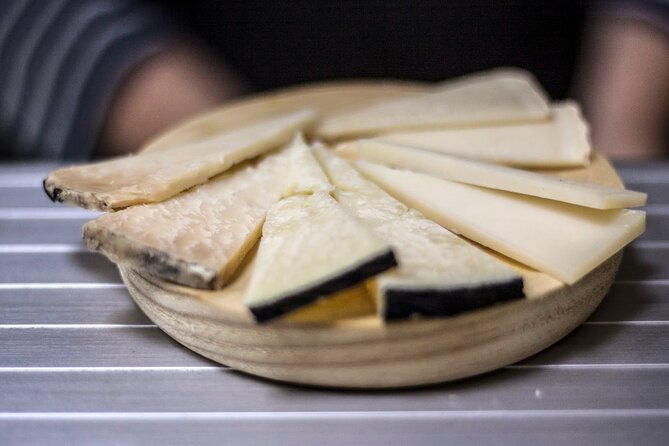 Seville Food Tour: Vermut, Churros & 10+ Tasty Local Dishes - Group size, pacing, and how to get the best experience