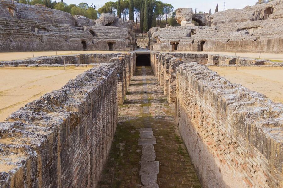 Seville: Game of Thrones and Roman Empire Italica Tour - What to bring, and how to make the most of hot Seville days
