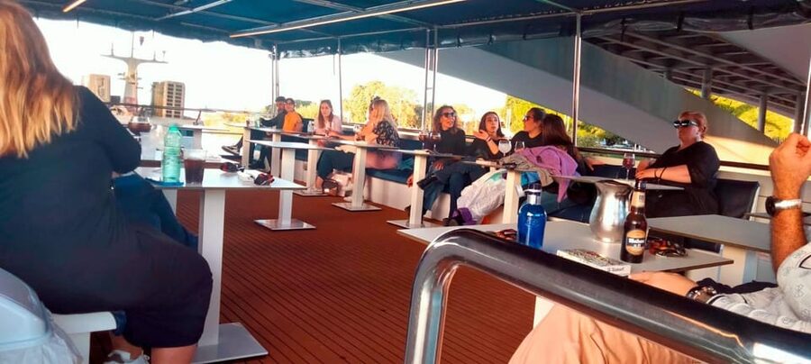 Seville: Guadalquivir Boat Tour with Optional Lunch/Dinner - Choosing the 1.5-Hour Cruise: Ham, Manchego, and One Drink