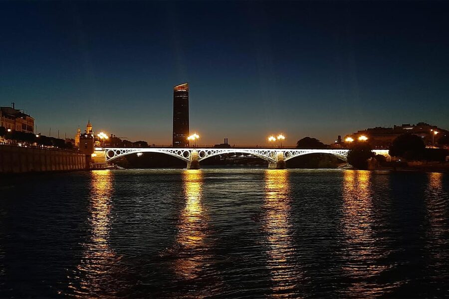 Seville: Guadalquivir Boat Tour with Optional Lunch/Dinner - What Actually Makes the Meal Feel Good on a Boat