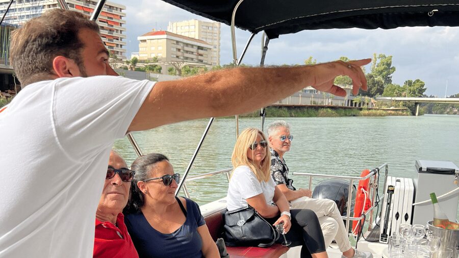 Seville: Guadalquivir River Boat Tour - Key moments worth planning for