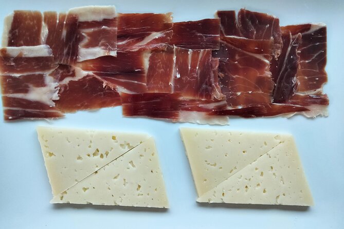 Seville: Guadalquivir River Cruise with Lunch or Dinner - Lunch vs dinner: choose based on light, mood, and what you want to feel