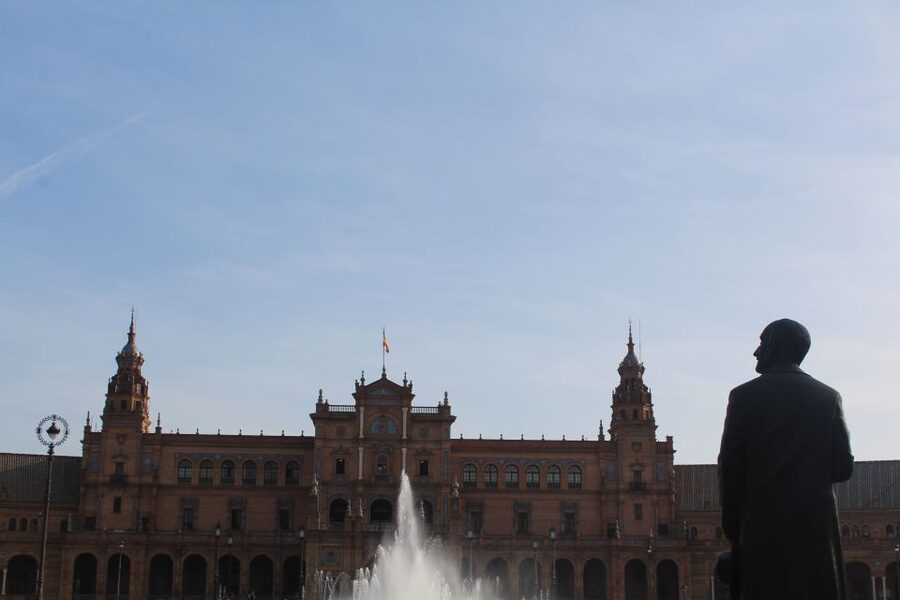 Seville: Guided Sightseeing Day Tour - Real Alcázar: Palace Gardens, Past Cultures, and a Place Still in Use