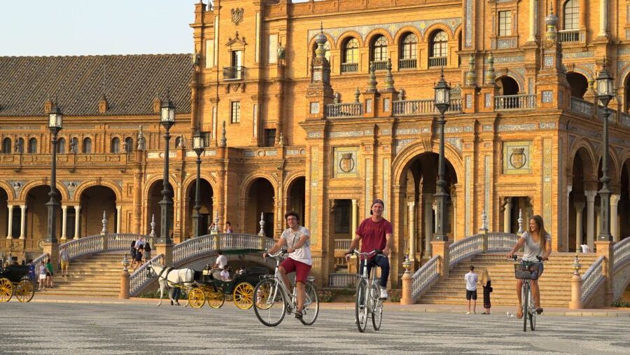 Seville: Guided Sunset Bike Tour - Palacio San Telmo and Plaza de Toros, a look at power and tradition