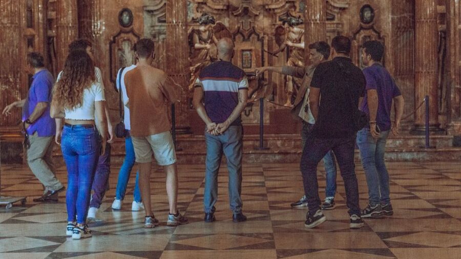Seville: Guided Tour of Cathedral of Seville & Giralda Tower - Seville Cathedral and Giralda in 90 minutes: what you really get