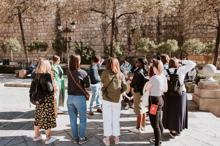 Seville: Guided Walking Tour with Optional Breakfast - Puerta de Jerez and the old-city feel: gates, streets, and timing