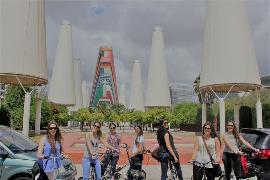 Seville: Highlights Bike Tour with Local Guide - Over the Bridges and Past the Riverfront Icons